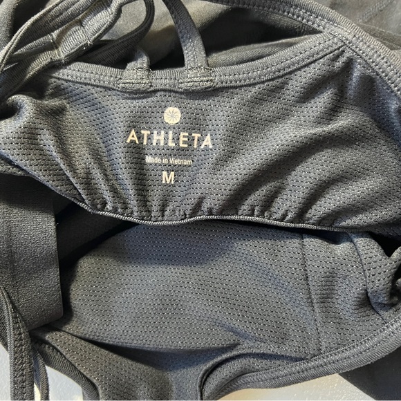 Athleta Black Workout top - Picture 4 of 4
